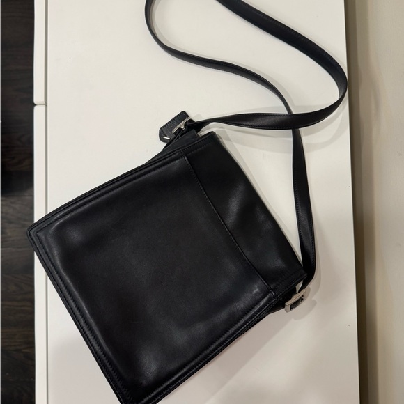 Early 90s Vintage Coach Legacy Flap Messenger Bag
Black Leather (Style J92-6147) - Picture 2 of 15